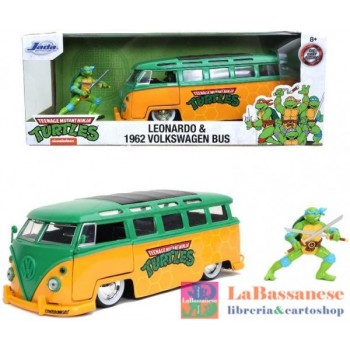 TURTLES 1962 VW BUS 1:24 CON PERSONAGGIO DI LEONARDO IN DIE-CAST - 253285000